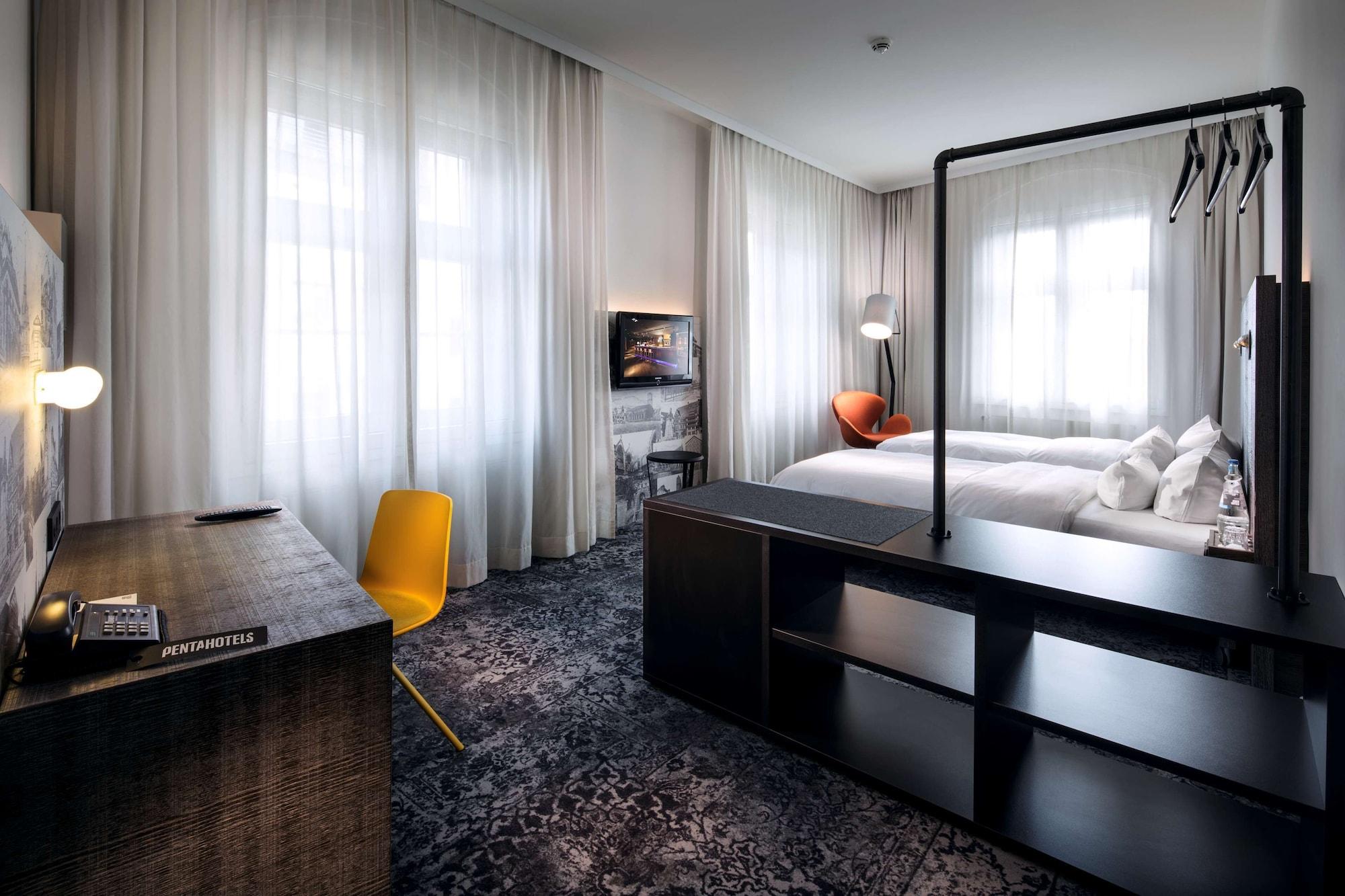 Pentahotel Hotel 4*